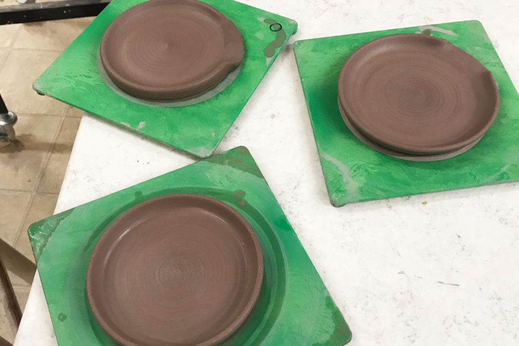 Throwing spoon rests